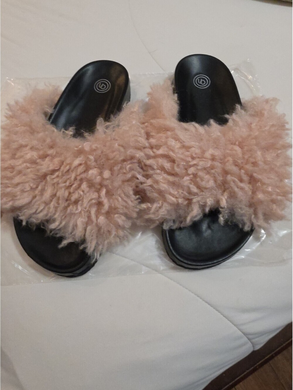 Urban Outfitters Winter Pink Faux Fur Warm Slipers Open Toe Size 8